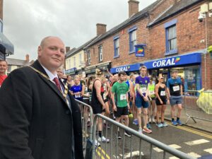 The Mayor about to start the Phoenix Flyer.